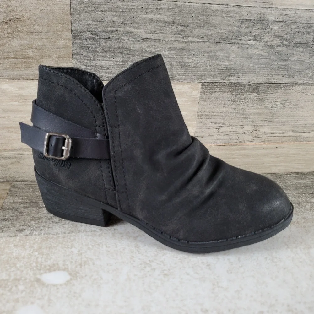 Blowfish Malibu Saggio Girls Ankle Boots Sz 13.5 Black Prospector Die Cut Suede